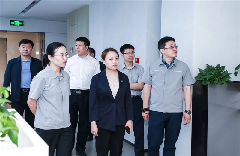 2023年5月15日，河北建材职业技术学院党委书记张明莉一行到中天北京集团进行校企合作交流。