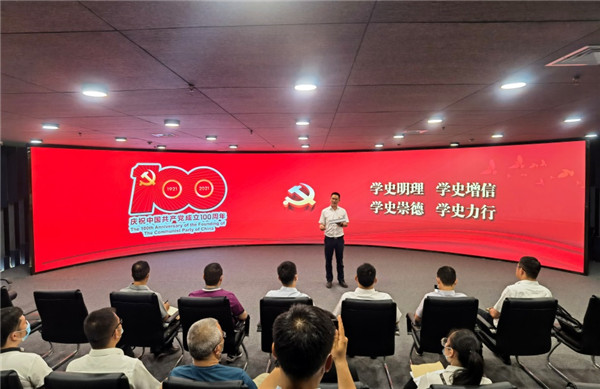 党支部书记李：杲驳呈.jpg